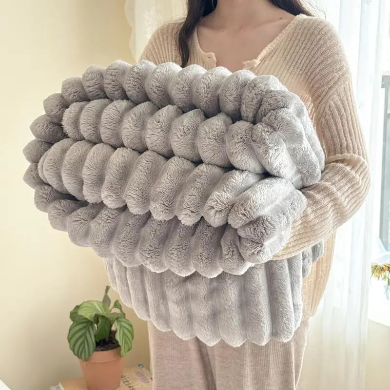 🛏️Thickened Rabbit Plush Velvet Cover Blanket🍂Wrap up in Ultimate Comfort